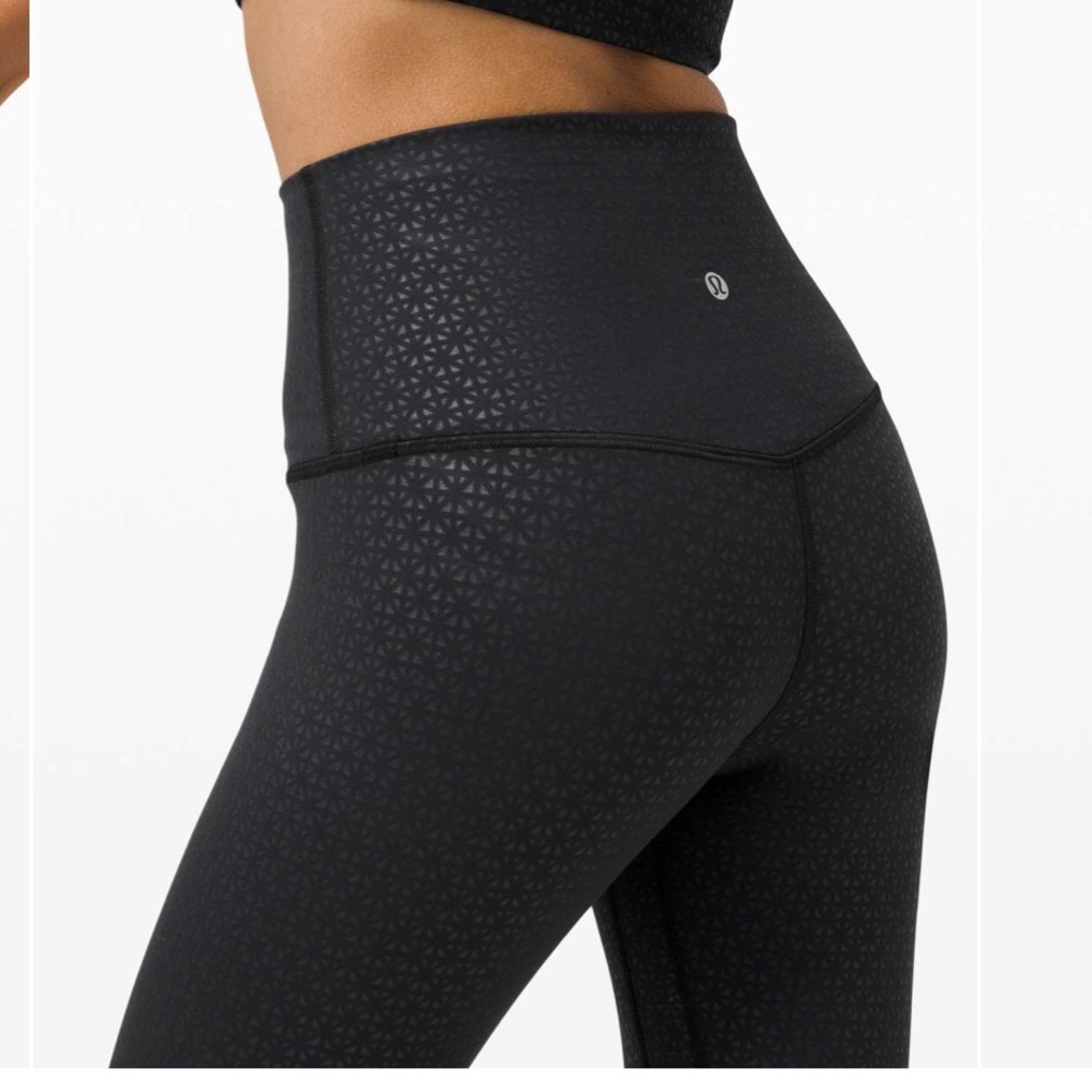 Lululemon lattice embossed Leggins